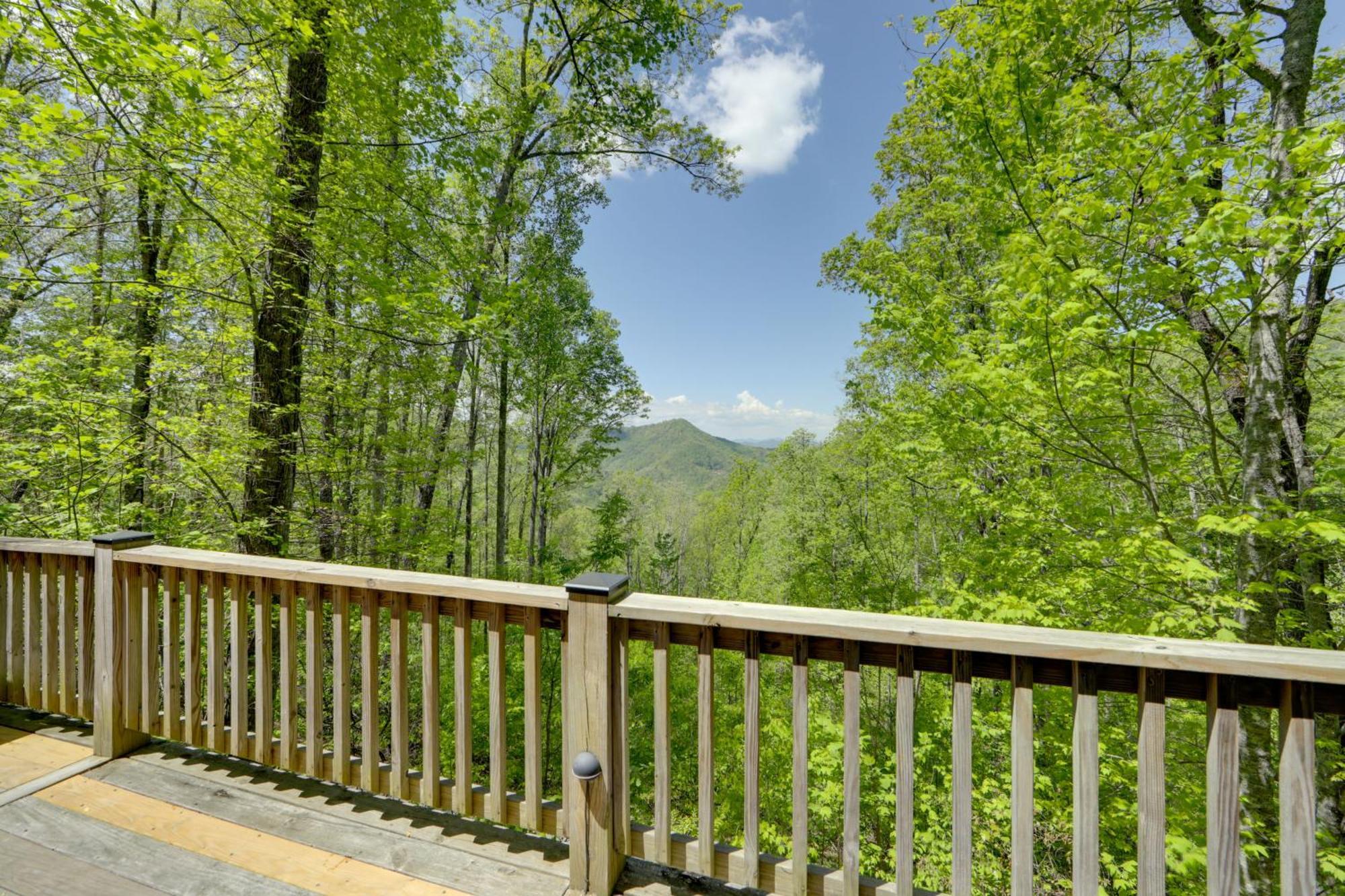 Bryson City Cabin With Hot Tub And Mountain Views! Eksteriør billede
